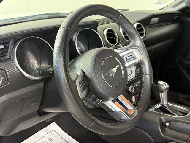 Photo of 2019 Oxford White Ford Mustang