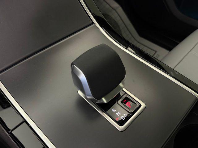 Photo of 2026 White Land Rover Range Rover Velar