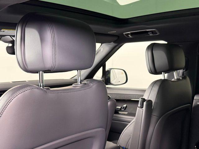 Photo of 2025 Santorini Black Metallic Land Rover Range Rover Sport