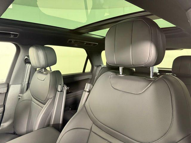 Photo of 2025 Santorini Black Metallic Land Rover Range Rover Sport