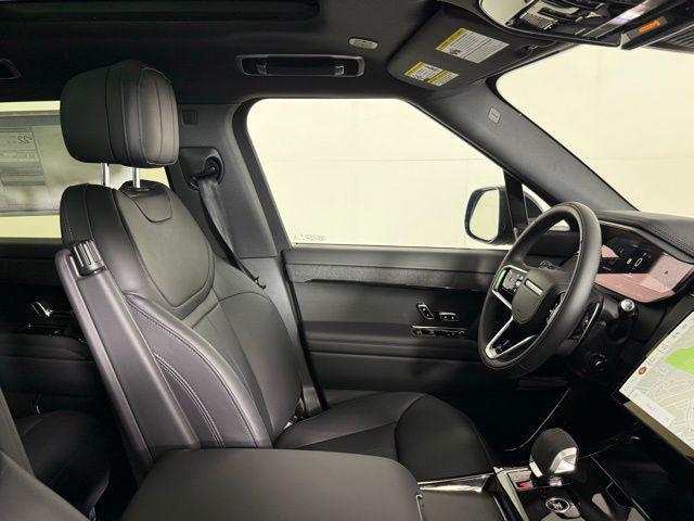 Photo of 2025 Santorini Black Metallic Land Rover Range Rover Sport