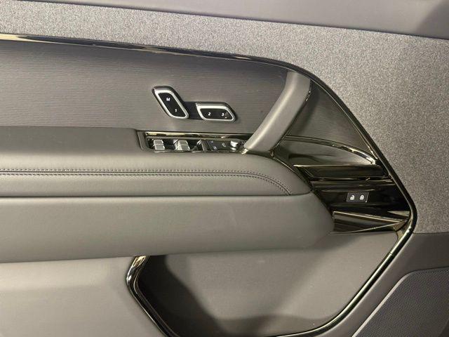 Photo of 2025 Santorini Black Metallic Land Rover Range Rover Sport