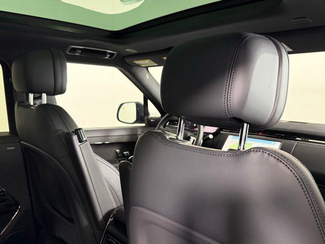 Photo of 2025 Santorini Black Metallic Land Rover Range Rover Sport