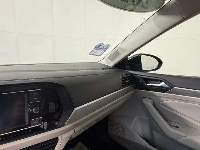 Photo of 2020 Black Uni Volkswagen Jetta