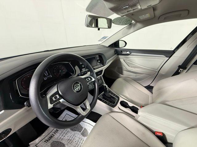 Photo of 2020 Black Uni Volkswagen Jetta