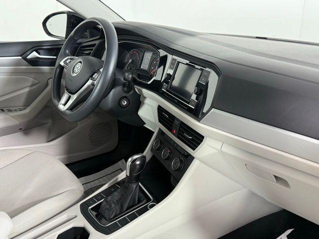 Photo of 2020 Black Uni Volkswagen Jetta