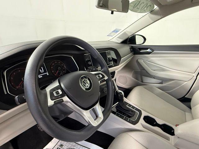 Photo of 2020 Black Uni Volkswagen Jetta