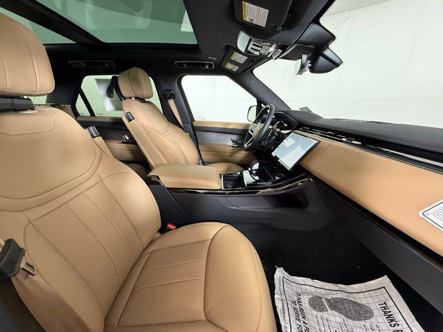Photo of 2025 Black Land Rover Range Rover Sport