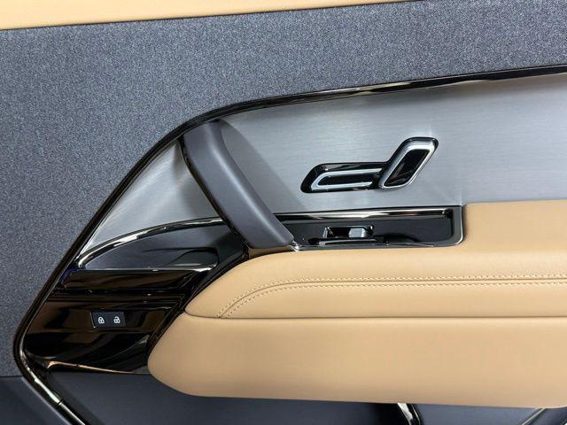 Photo of 2025 Black Land Rover Range Rover Sport
