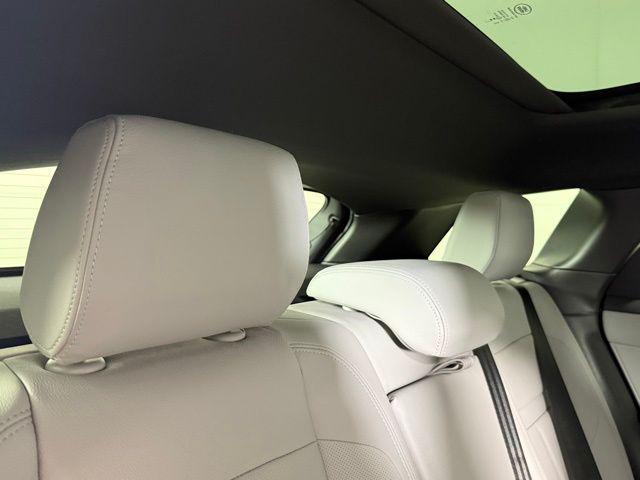 Photo of 2026 Fuji White Land Rover Range Rover Evoque