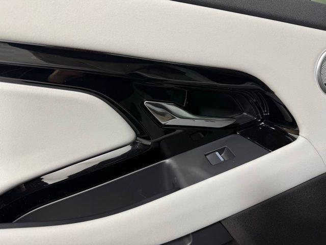 Photo of 2026 Fuji White Land Rover Range Rover Evoque