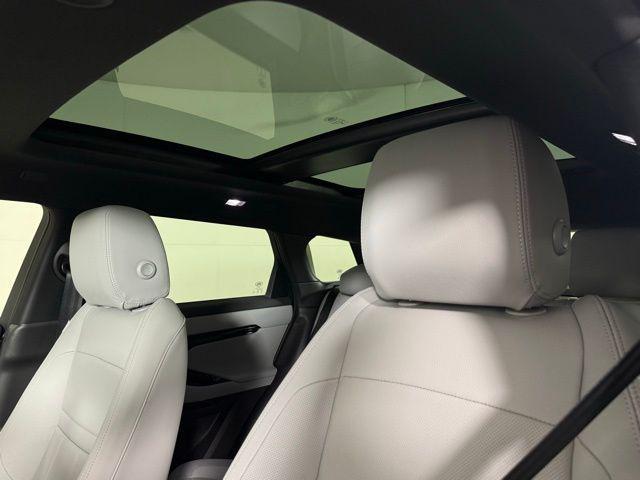Photo of 2026 Fuji White Land Rover Range Rover Evoque