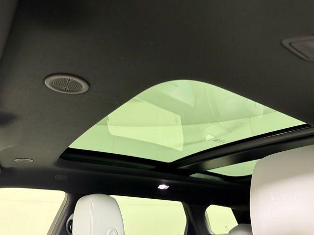 Photo of 2026 Fuji White Land Rover Range Rover Evoque