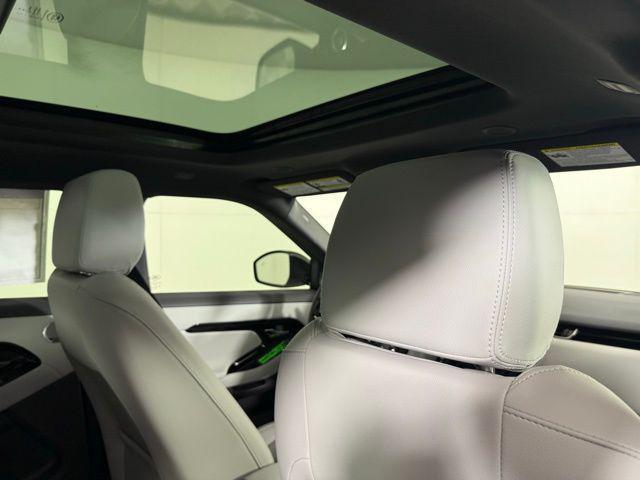 Photo of 2026 Fuji White Land Rover Range Rover Evoque