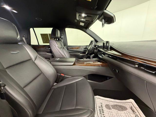 Photo of 2021 Crystal White Tricoat Cadillac Escalade