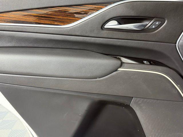 Photo of 2021 Crystal White Tricoat Cadillac Escalade