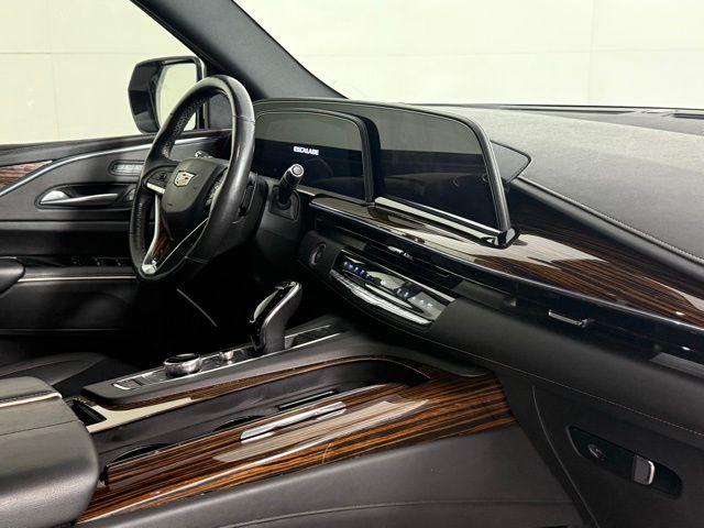 Photo of 2021 Crystal White Tricoat Cadillac Escalade