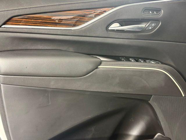 Photo of 2021 Crystal White Tricoat Cadillac Escalade