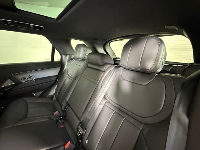 Photo of 2025 White Land Rover Range Rover Sport