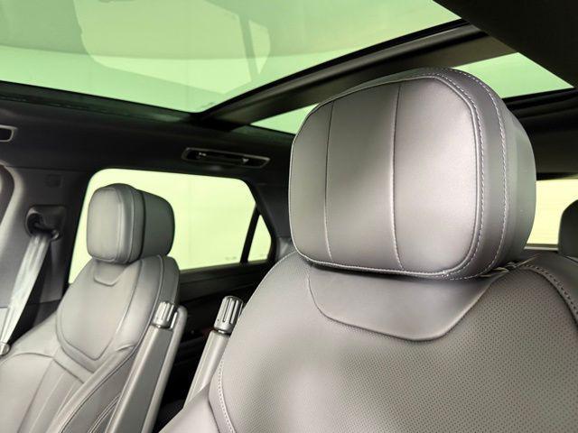Photo of 2025 White Land Rover Range Rover Sport