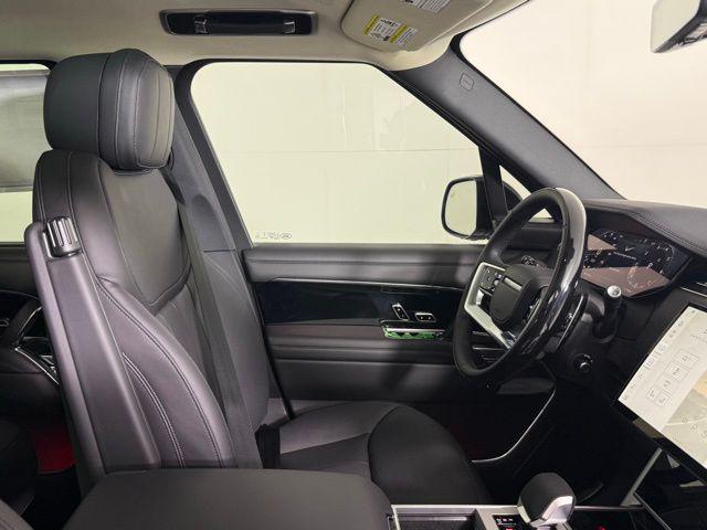 Photo of 2025 Fuji White Land Rover Range Rover