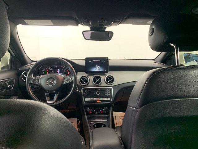 Photo of 2018 Polar White Mercedes-Benz GLA 250