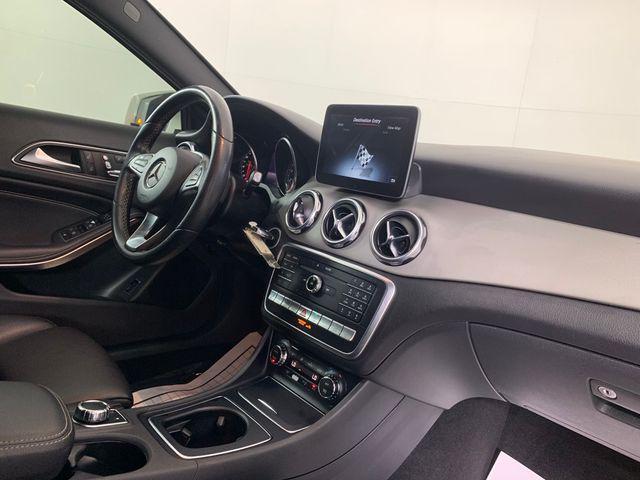 Photo of 2018 Polar White Mercedes-Benz GLA 250