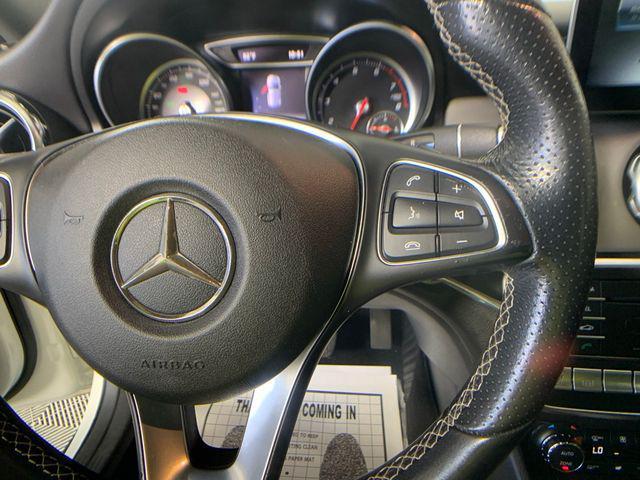 Photo of 2018 Polar White Mercedes-Benz GLA 250