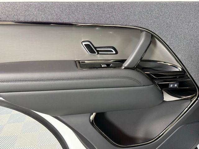 Photo of 2025 Fuji White Land Rover Range Rover Sport