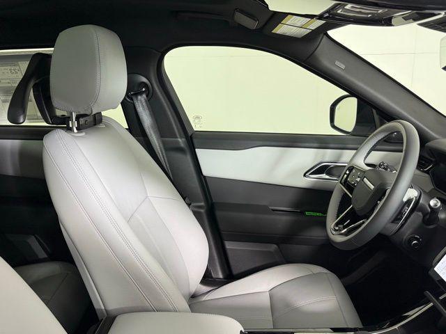 Photo of 2026 Fuji White Land Rover Range Rover Velar
