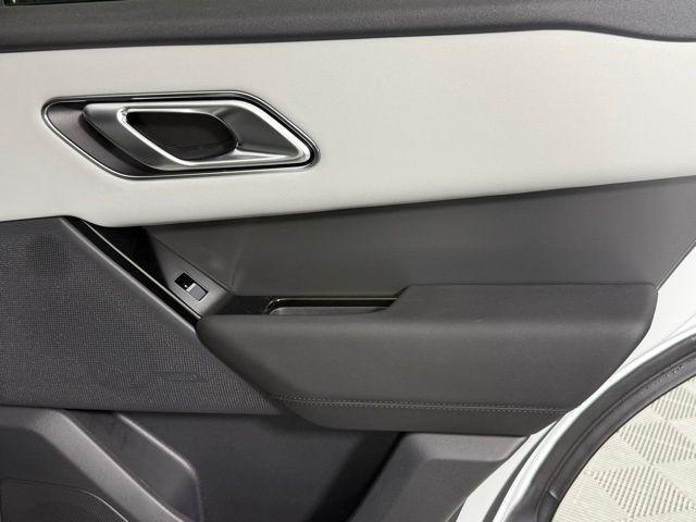 Photo of 2026 Fuji White Land Rover Range Rover Velar