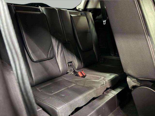 Photo of 2016 Santorini Black Metallic Land Rover Discovery Sport