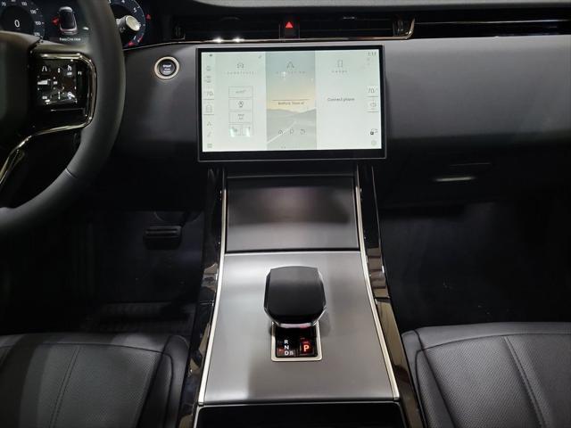 Photo of 2026 White Land Rover Range Rover Evoque
