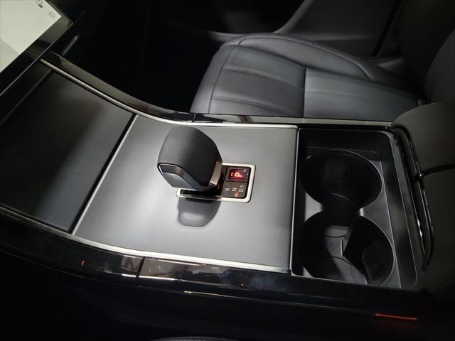 Photo of 2026 White Land Rover Range Rover Evoque