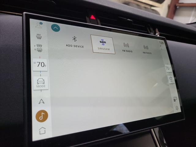 Photo of 2026 White Land Rover Range Rover Evoque