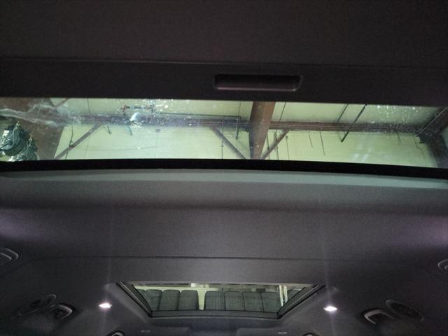 Photo of 2025 Santorini Black Metallic Land Rover Defender