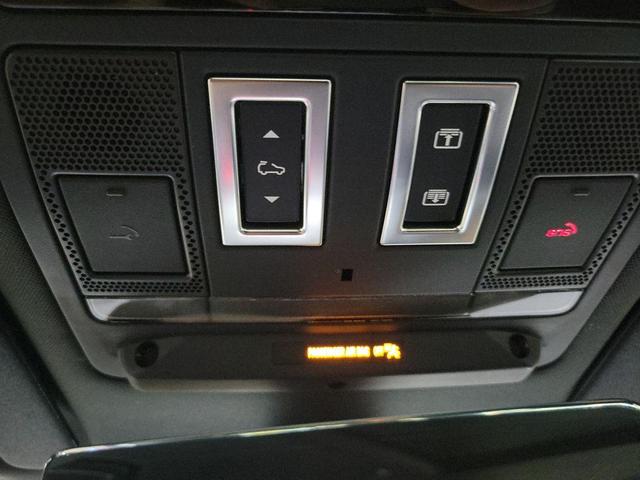 Photo of 2025 Fuji White Land Rover Defender