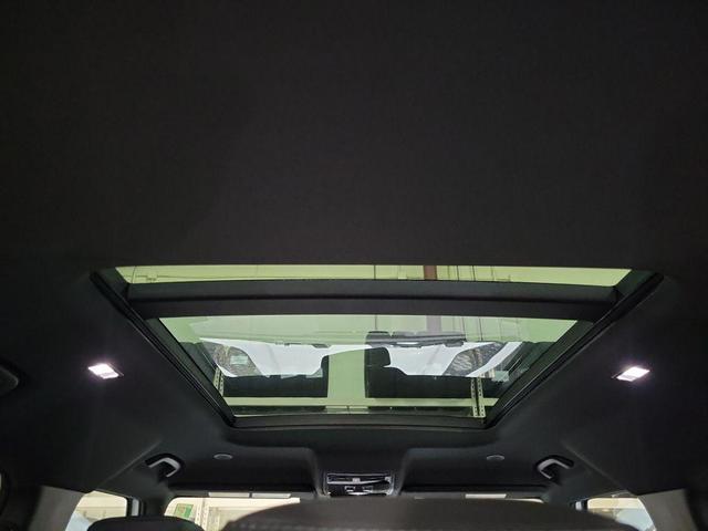 Photo of 2025 Fuji White Land Rover Defender