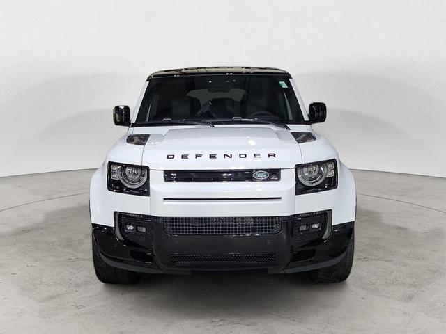 Photo of 2025 Fuji White Land Rover Defender