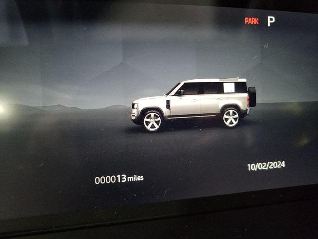 Photo of 2025 Fuji White Land Rover Defender