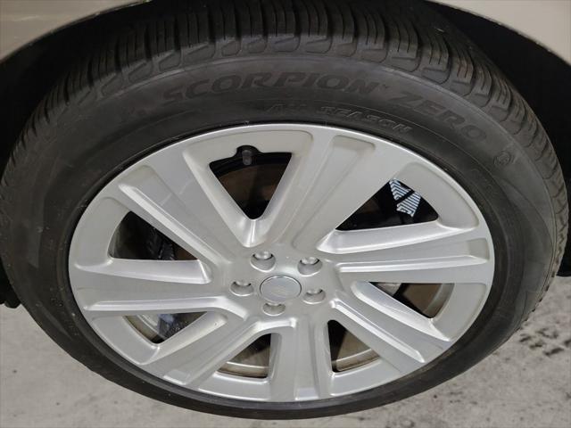 Photo of 2023 Brown Land Rover Range Rover
