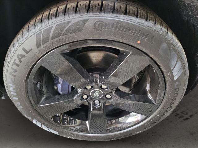 Photo of 2025 Carpathian Grey Premium Metallic Land Rover Defender