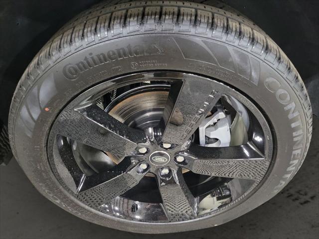 Photo of 2025 Carpathian Grey Premium Metallic Land Rover Defender