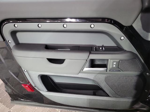 Photo of 2025 Santorini Black Metallic Land Rover Defender