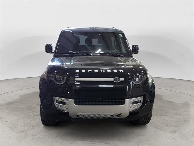 Photo of 2025 Santorini Black Metallic Land Rover Defender