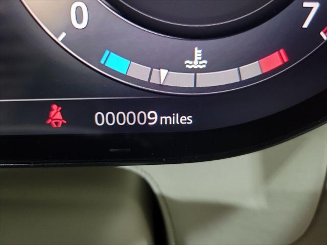 Photo of 2025 Black Land Rover Range Rover