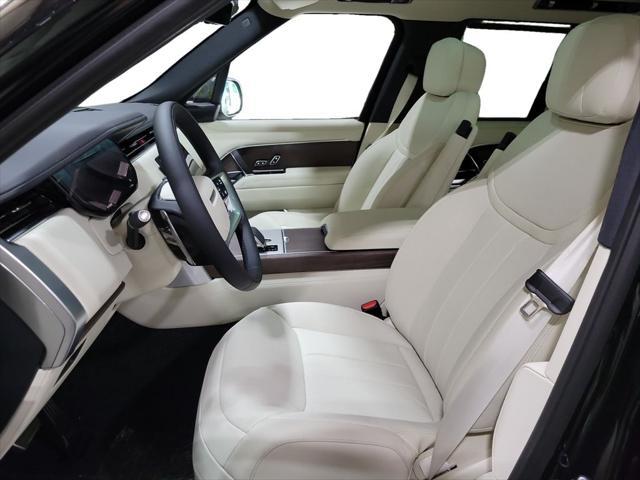 Photo of 2025 Black Land Rover Range Rover