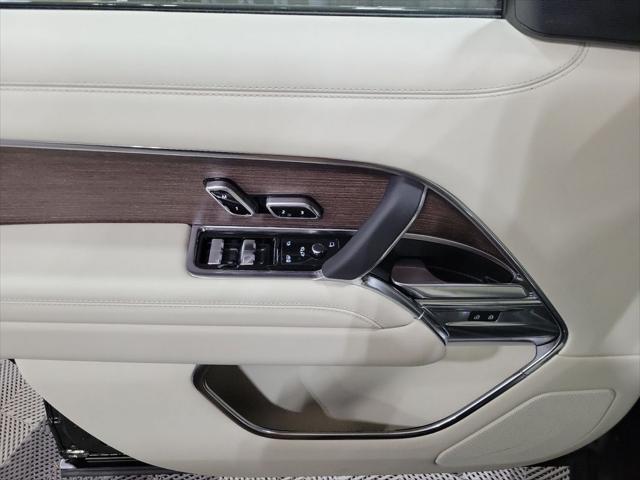 Photo of 2025 Black Land Rover Range Rover