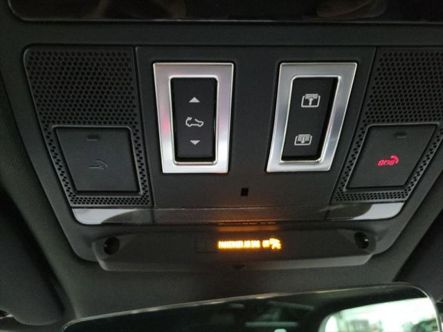 Photo of 2025 Santorini Black Metallic Land Rover Defender