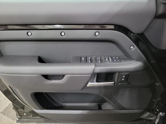 Photo of 2025 Santorini Black Metallic Land Rover Defender